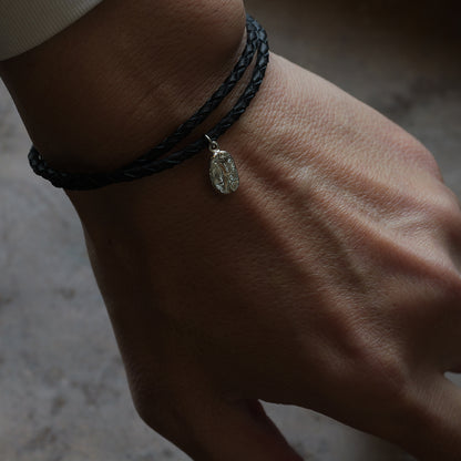 coffee bean leather bracelet
/ Magnetic braided leather