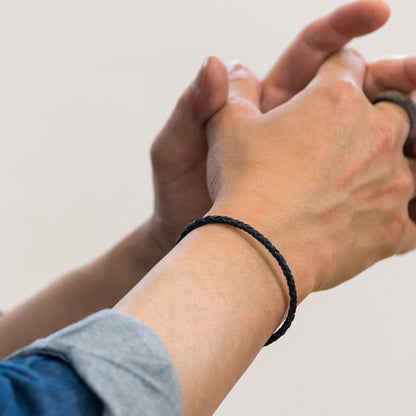 Magnetic braided leather bracelet (single)
