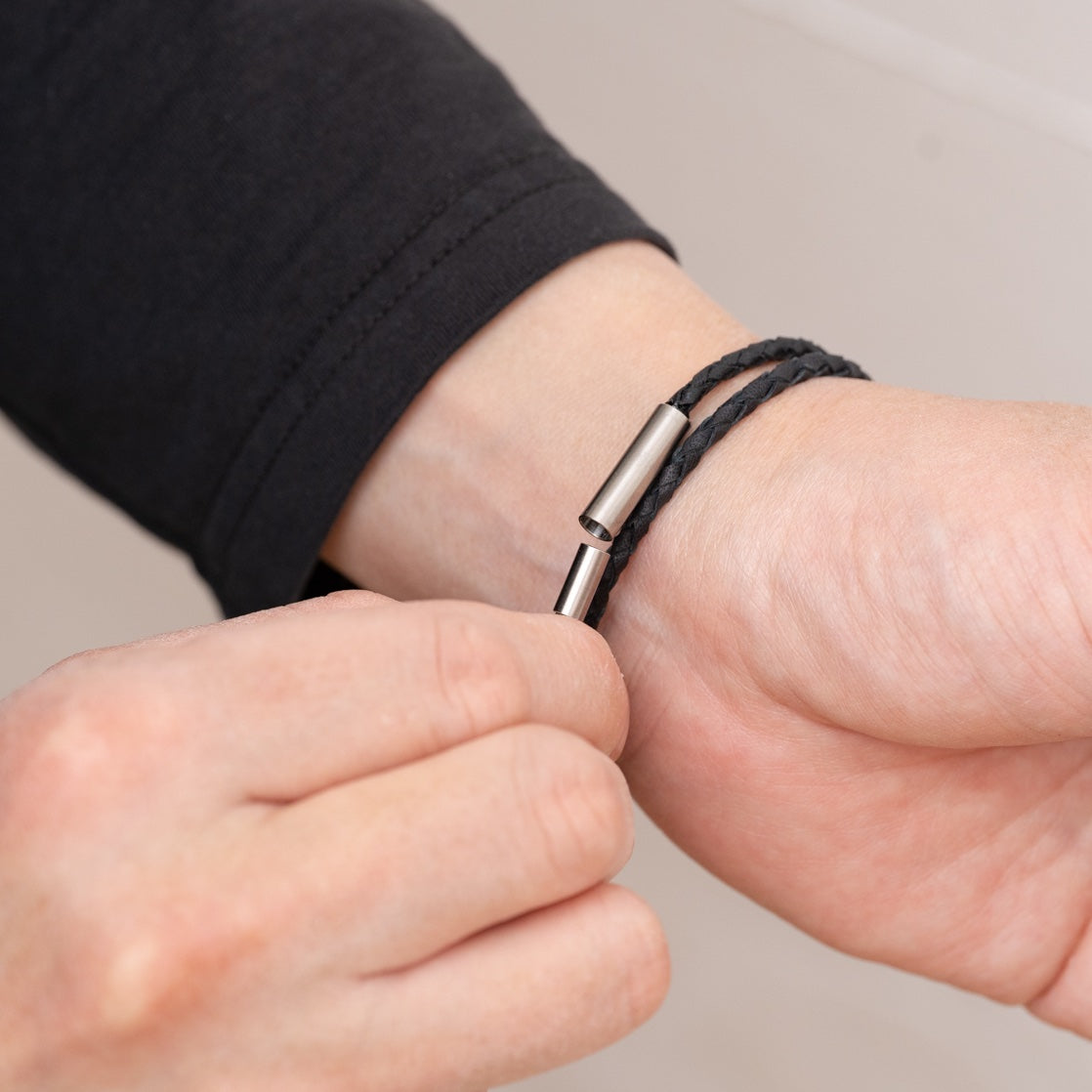 Magnetic braided leather bracelet (double)